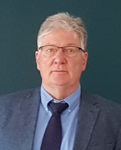 Wolfgang Dieterle: Jahrgang 1955, Diplom-Volkswirt, seit 1987 Steuerberater, seit 1993 vereidigter Buchprüfer. Nach Verkauf der Praxisanteile 2020 noch in geringem Umfang freiberuflich tätig. Seit 2008 Mitglied im Verwaltungsrat der Deutschen Steuerberaterversicherung, seit 2011 ehrenamtlicher Richter beim Senat für Steuerberater- und Steuerbevollmächtigtensachen beim OLG Stuttgart.